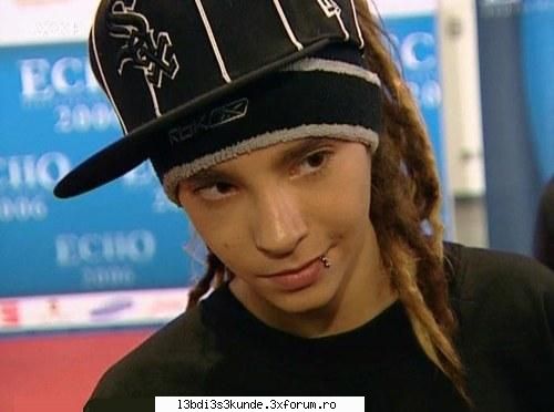 Poze cu Tommilicious:)) - poza asta nu e cn stie ce dar imi place pierceu - ^^Poze^^