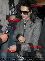 **^^acu chiar ma enerveaza..........**^^ - dap...ma enerveaza rau cum tine geanta ...zici ca - ^^Bill^^