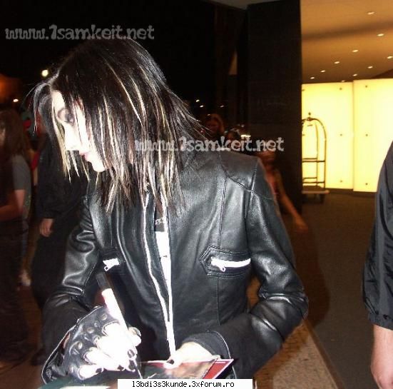 are bill suvite roscate? - in poza asta pare sa aibe si niste - ^^Bill^^