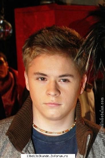ce va place la gustav? - imi place felul lui de a fii...e calm si pare - ^^Gustav^^