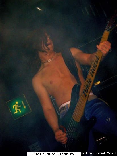 e important Georg in formatie? - tom nu poate canta toate melodiile singur...sunt - ^^Georg^^