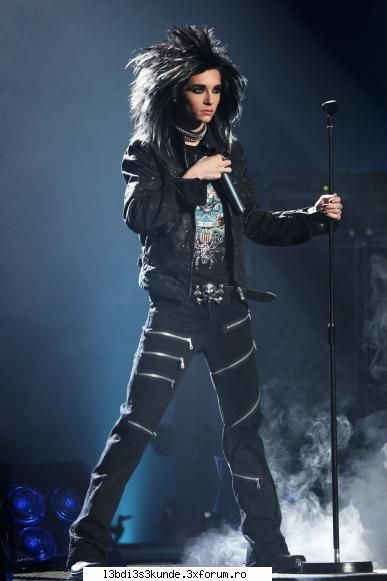 poza q ina, sabrina sh julia - mie sabrina mi se pare nasoala rau....... imi - ^^Kaulitz twins^^