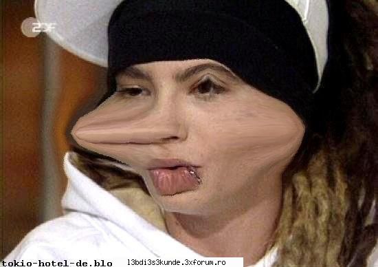poze ha!oas3 - ce inseamna sa te machiezi prea mult....pudra - ^^Tokio Hotel^^