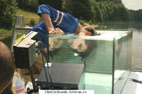 .::poze haiose::. - Bill: ce va uitati? imi hidratez fata - ^^Kaulitz twins^^